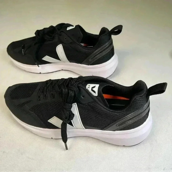 VEJA
WOMEN'S CONDOR 2 ALVEOMESH BLACK WHITE
$195.00 Sz 8 like new - Picture 3 of 12